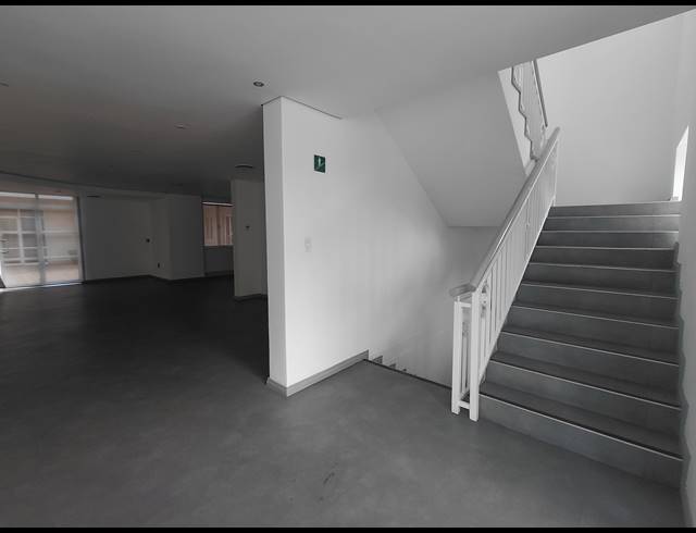 2,415M² OFFICE FOR SALE IN BRYANSTON